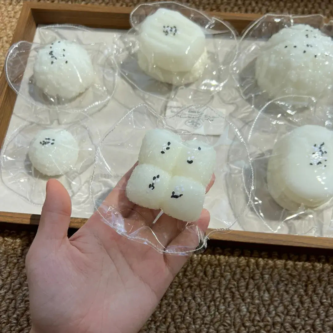 Handmade Cute Rice & Seal Mochi Squishy Toy - Soft ASMR Stress Relief 4-Connected Sticky Rice (~70g)