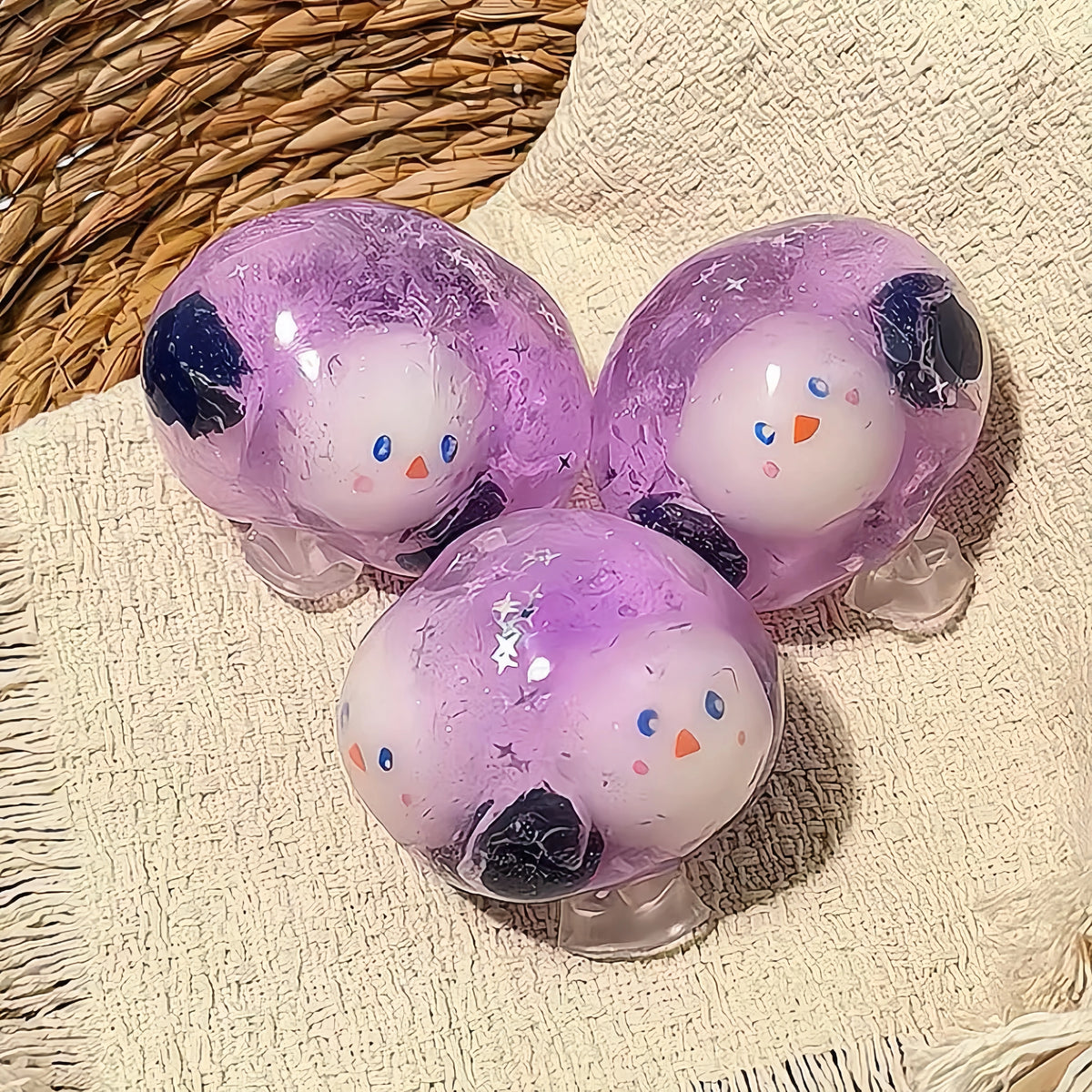 Snowman Fruit Tea Squishy Ball – Blueberry Diced Fruit Tea