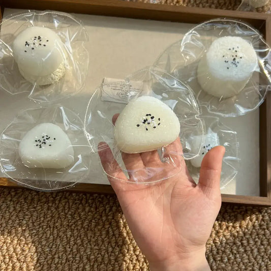
Handmade Cute Rice & Seal Mochi Squishy Toy - Soft ASMR Stress Relief Double-Layer Sticky Rice Ball (~110g)