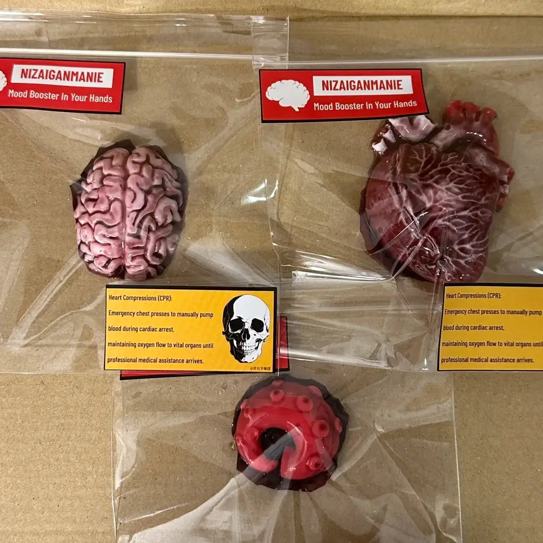 Handmade Halloween Realistic Bleeding Heart & Brain Silicone Stress Relief Toy Heart & Brain with Tentacles