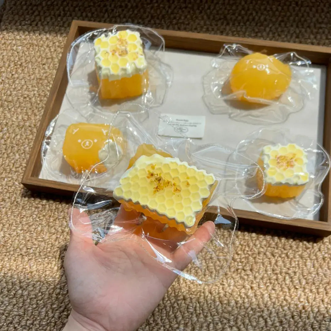Handmade Osmanthus Honey Mochi Squishy Toy - Soft Stress Relief ASMR Toy Honeycomb Cube (~185g)