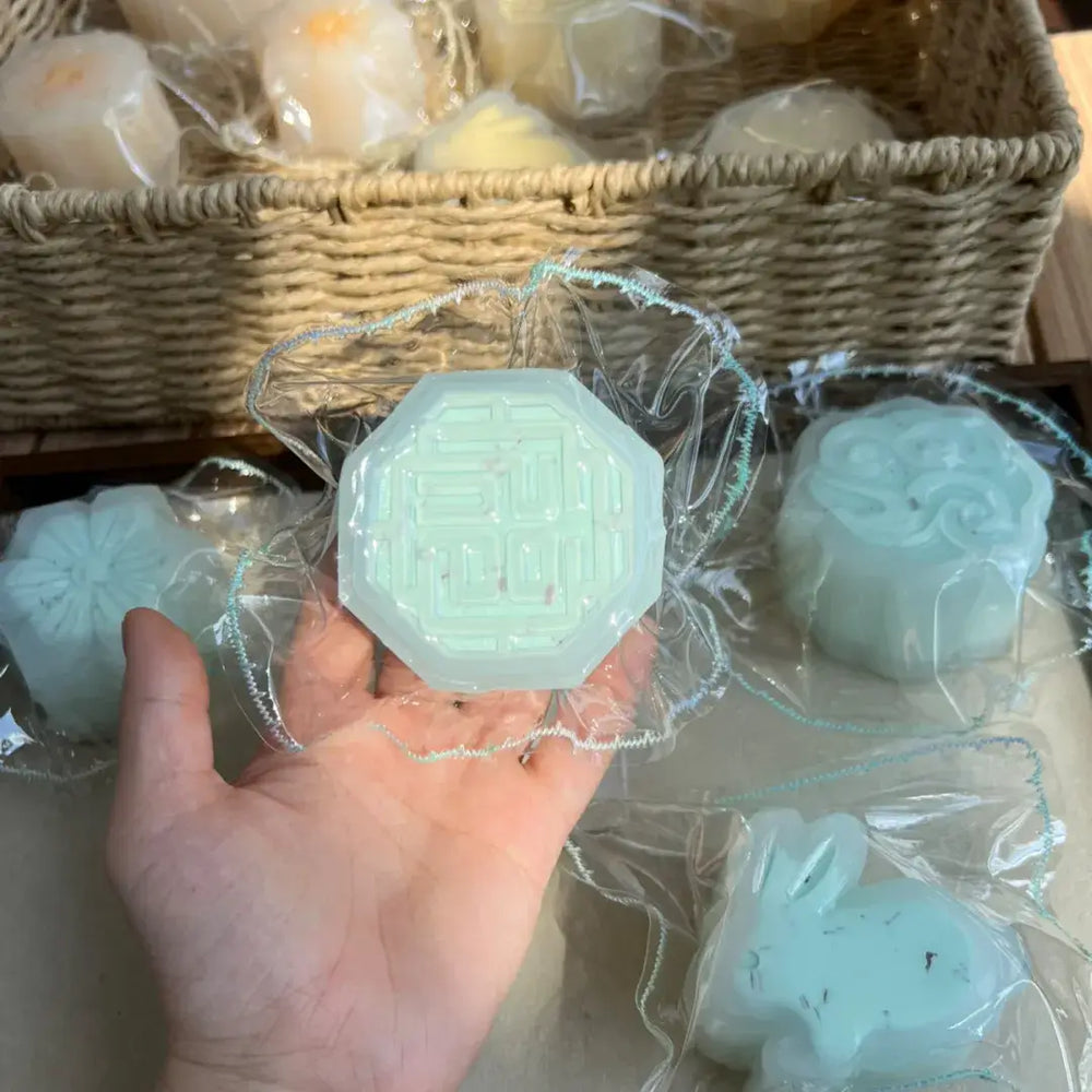 Handmade Snow Skin Mooncake Squishy Toy - Soft ASMR Stress Relief Mint Chocolate - "Fortune" Snow Skin Mooncake