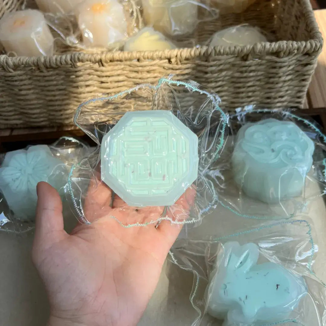 Handmade Snow Skin Mooncake Squishy Toy - Soft ASMR Stress Relief Mint Chocolate - "Fortune" Snow Skin Mooncake