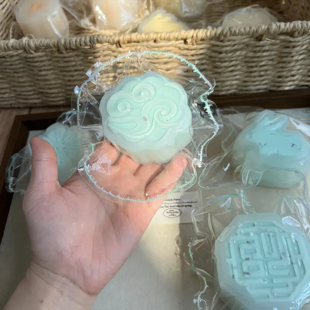 Handmade Snow Skin Mooncake Squishy Toy - Soft ASMR Stress Relief Mint Chocolate - Lucky Cloud Snow Skin Mooncake