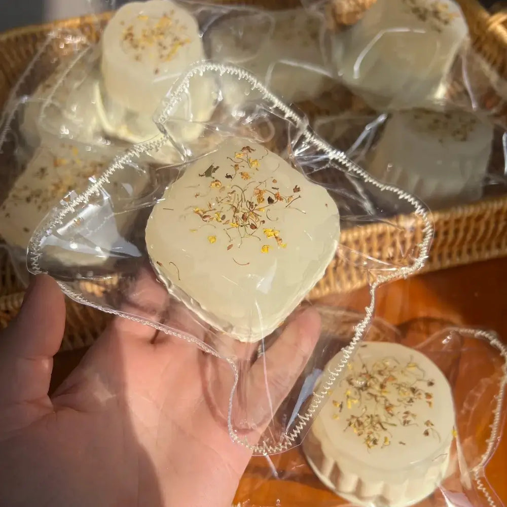 Handmade Osmanthus Honey Mochi Squishy Toy - Soft Stress Relief ASMR Toy Osmanthus Milk Cream (~145g)